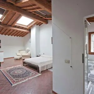 Ruggini Apartment
