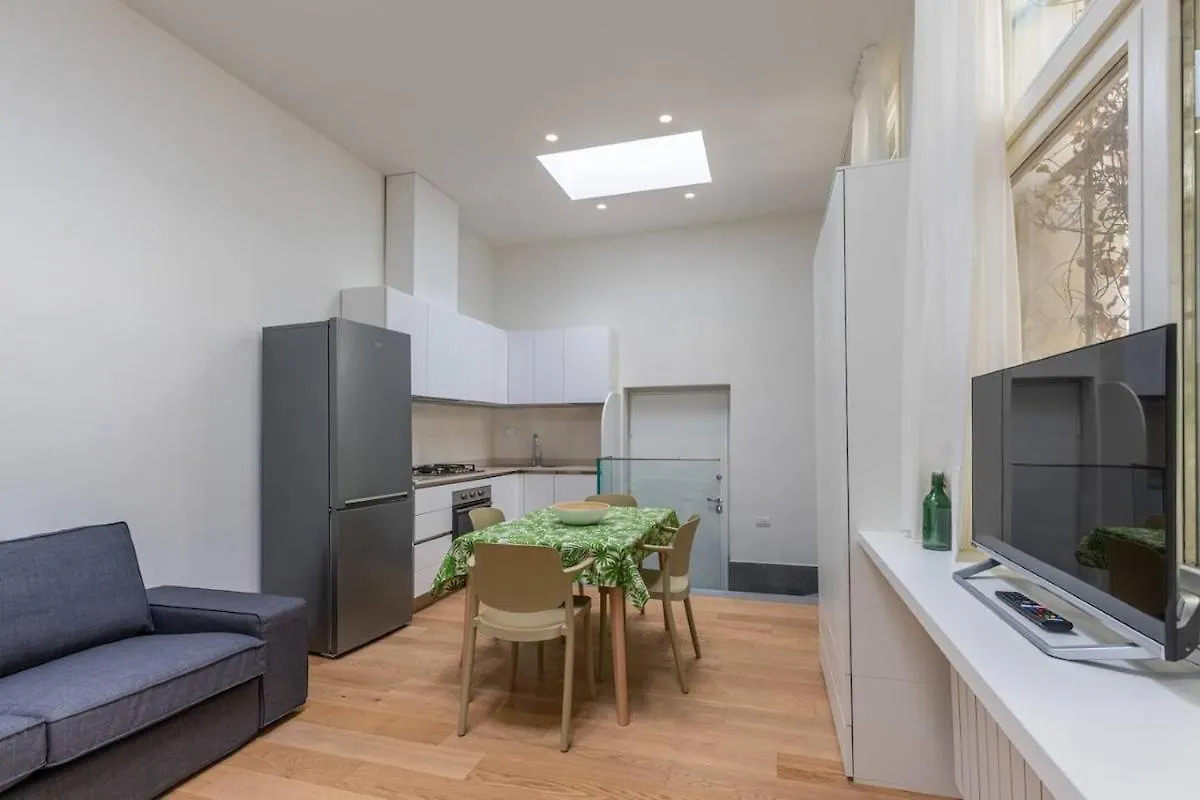 Colonna Cecchi Apt 2 Florence